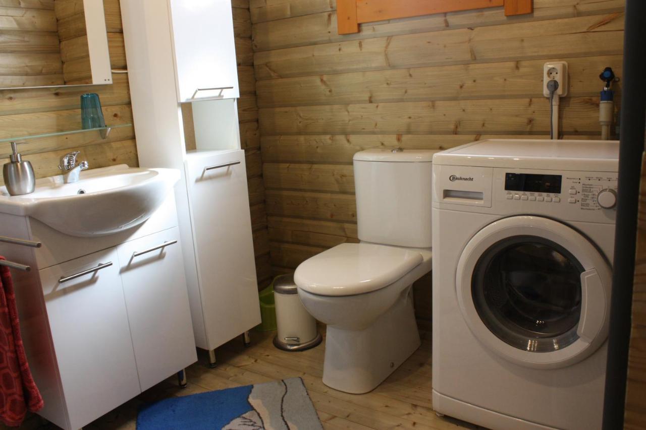 Villa Emilia - Gemuetliches Kinderfreundliches Blockhaus Mit Umzaeuntem Garten Sint-Annaland Extérieur photo