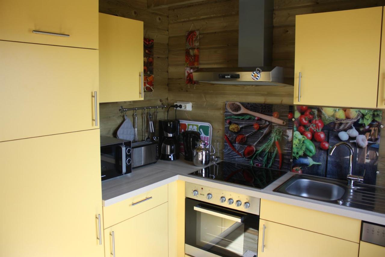 Villa Emilia - Gemuetliches Kinderfreundliches Blockhaus Mit Umzaeuntem Garten Sint-Annaland Extérieur photo
