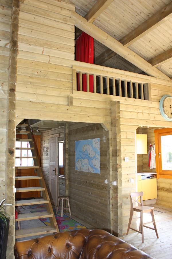Villa Emilia - Gemuetliches Kinderfreundliches Blockhaus Mit Umzaeuntem Garten Sint-Annaland Extérieur photo