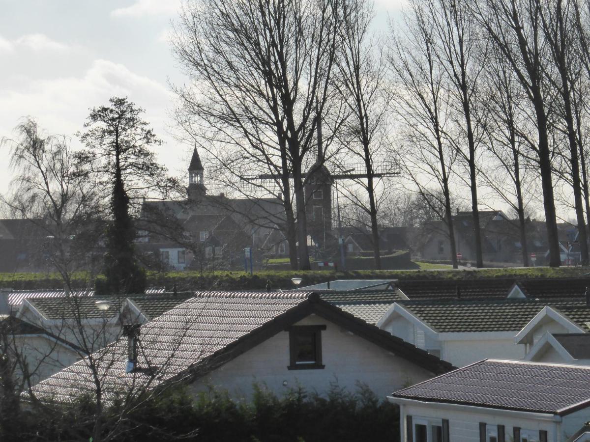 Villa Emilia - Gemuetliches Kinderfreundliches Blockhaus Mit Umzaeuntem Garten Sint-Annaland Extérieur photo